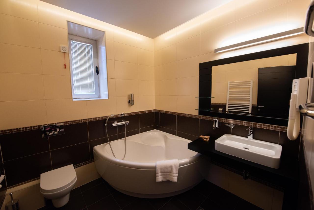 Hotel Sun Loznica Εξωτερικό φωτογραφία