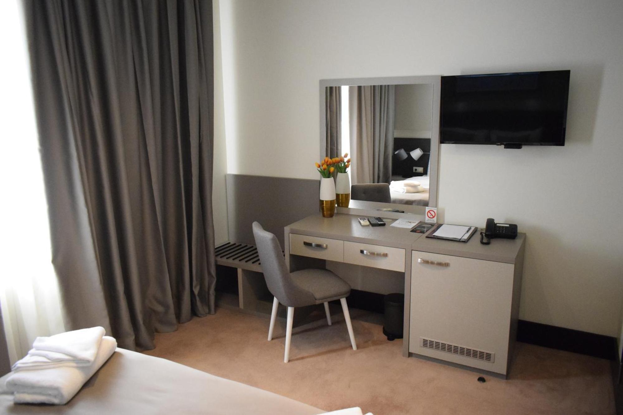 Hotel Sun Loznica Εξωτερικό φωτογραφία